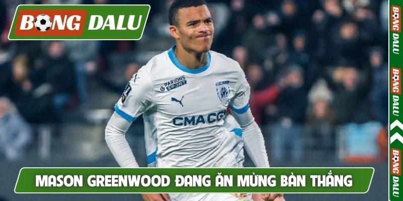 Mason Greenwood trong màu áo Marseille đang ăn mừng bàn thắng